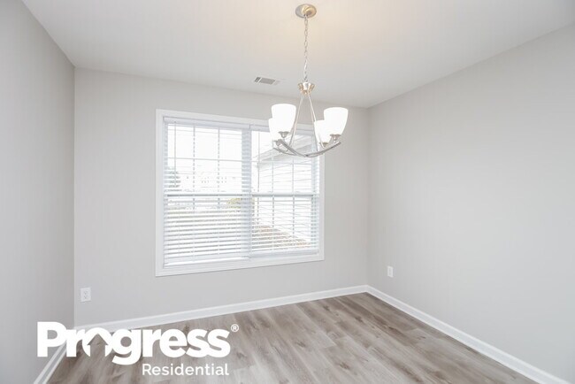 Foto del edificio - 235 Acorn Hill Ct