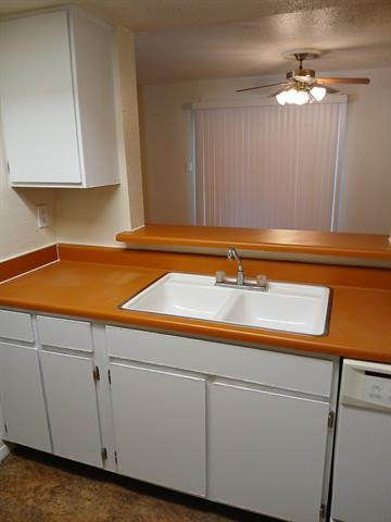 Foto del edificio - 7431 Holly Hill Dr