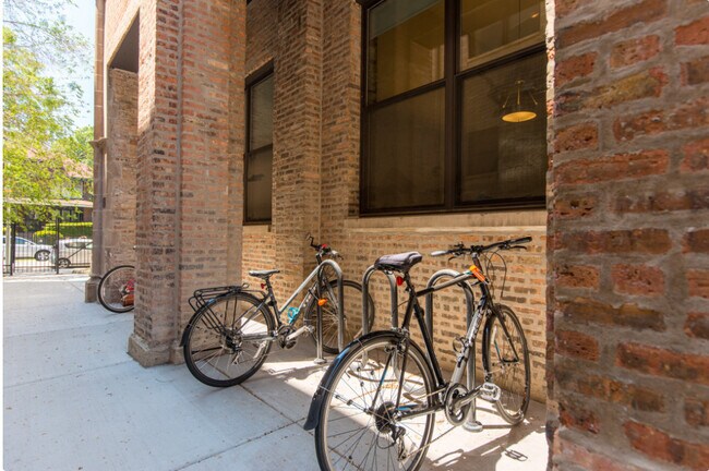Foto del edificio - 5029 N Kenmore Ave