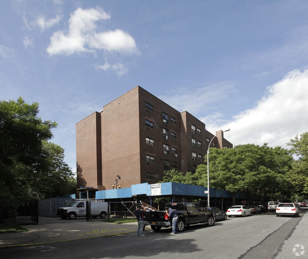 Foto del edificio - Greene Avenue Senior Citizens