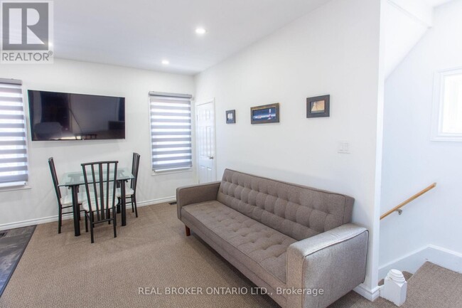 Photo du bâtiment - 231 Front St S