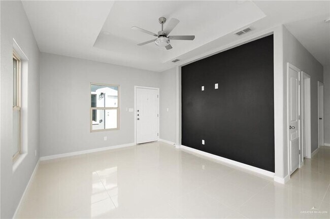 Building Photo - 12 West Dr