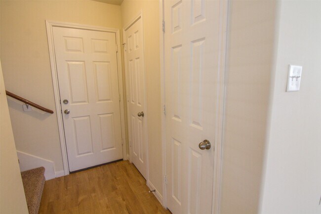 Foto del edificio - 708 South Ella Creek Drive