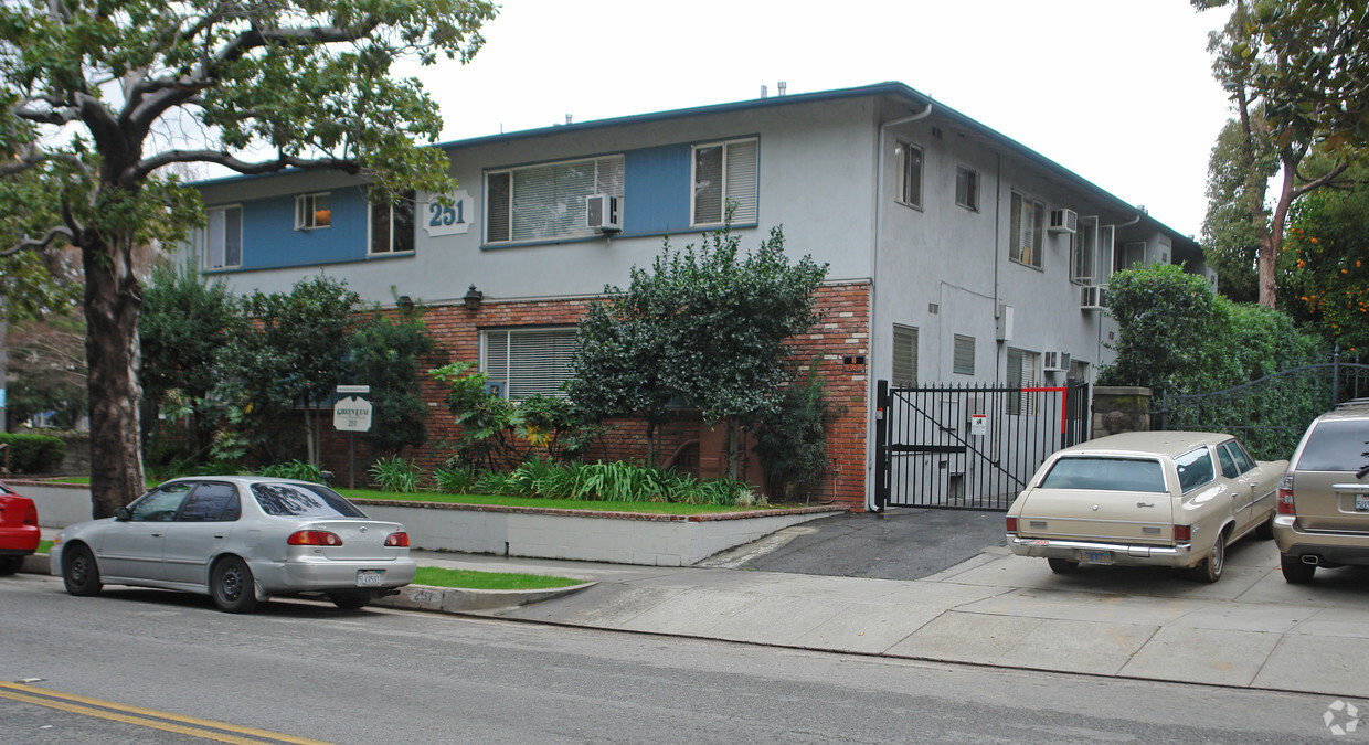 Primary Photo - 251 El Molino Ave