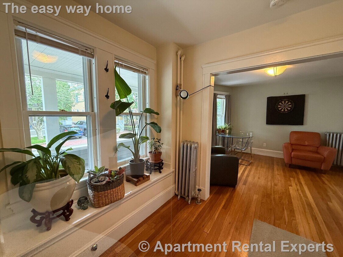 Primary Photo - 17 Milton St