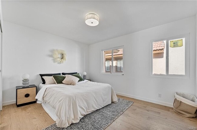 Foto del edificio - 4365 McLaughlin Ave