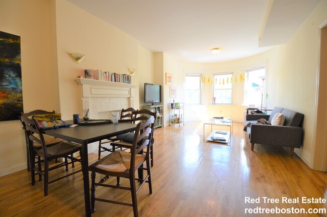 Foto del edificio - 1406 Beacon St