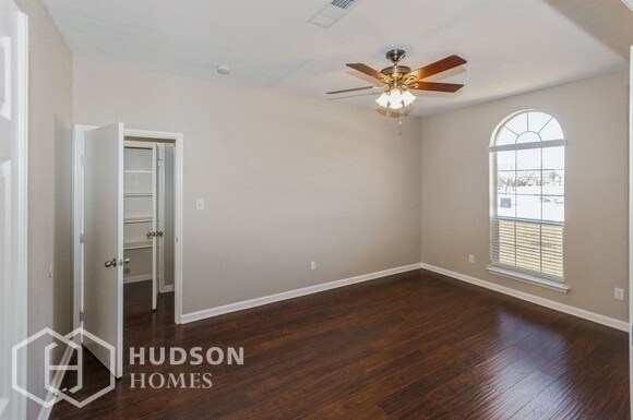 Foto del edificio - NOW AVAILABLE! 925 Jacobs Crossing Ct, Bur...