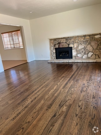 Building Photo - 908 W Loquat Ct