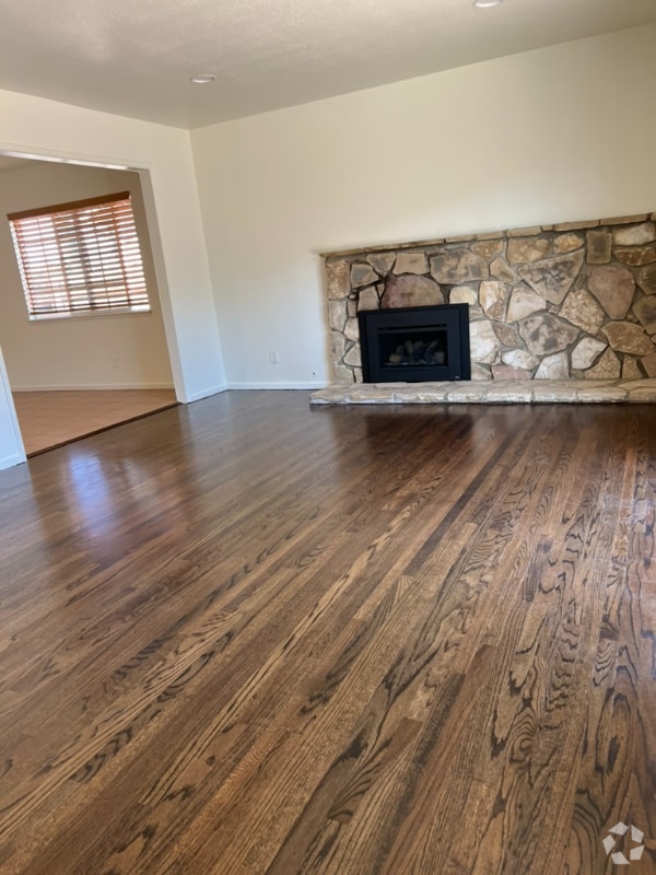 Building Photo - 908 W Loquat Ct