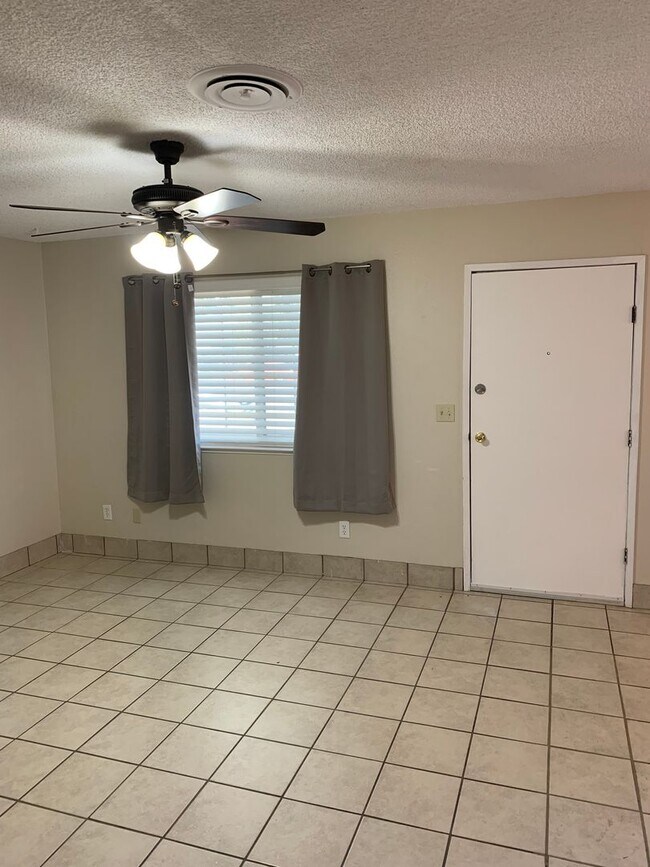 Foto del edificio - 3 Bedroom 2 Bath Home