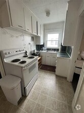 Building Photo - 200 Sabattus St