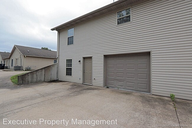 Building Photo - 2 br, 2 bath House - 2978 Shamrock