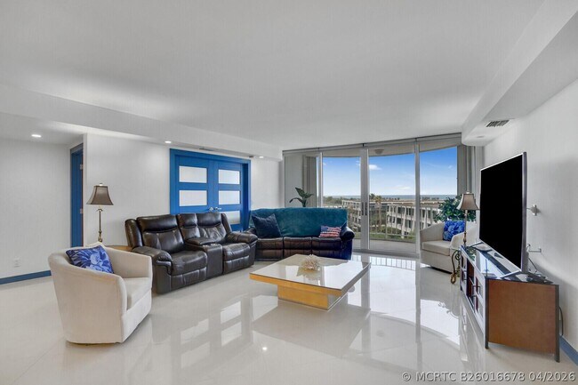 Building Photo - 2295 S Ocean Blvd