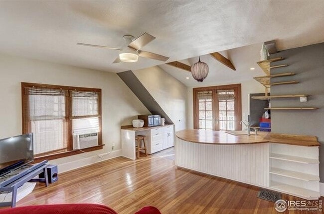 Foto del edificio - 719 Remington St