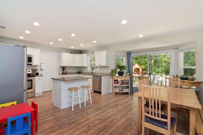 Foto del edificio - 511 Oak Ave