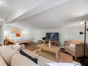 Building Photo - 835 Dayton St