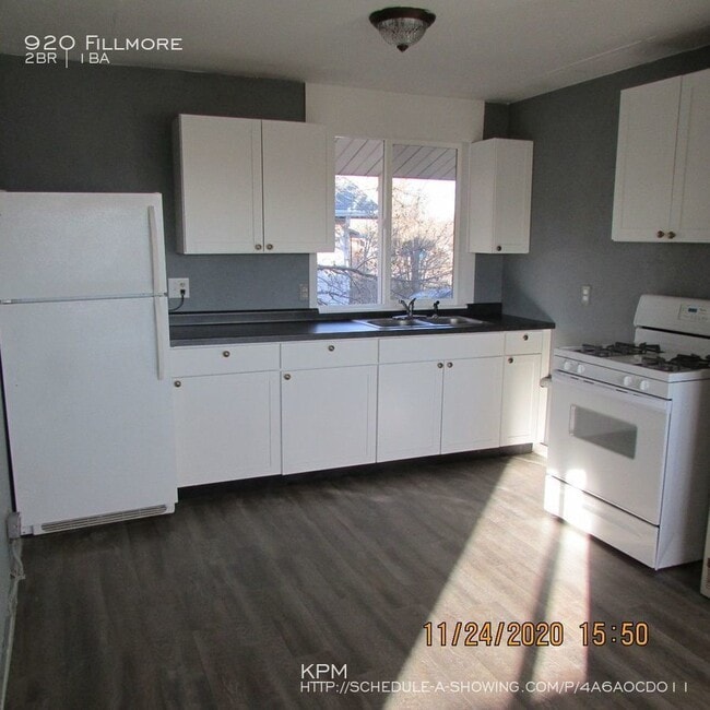 Building Photo - 2 BED | 1 BATH | APARTMENT | WATER INCLUDED