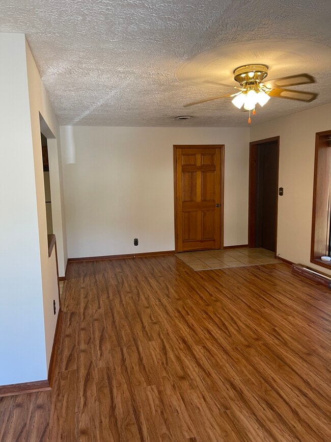 Building Photo - 151 Dorton Jenkins Hwy
