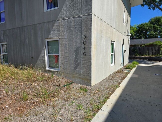 Building Photo - 5049 Park Ave S