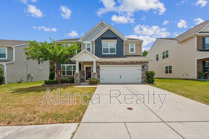 Primary Photo - 16050 Hammersmith Farm Drive