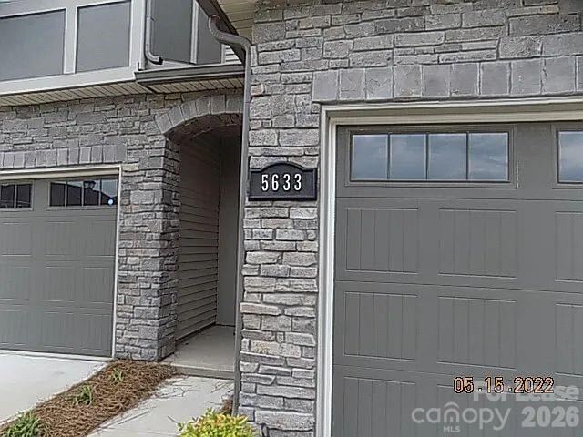 Foto del edificio - 5633 Garrow Glen Rd