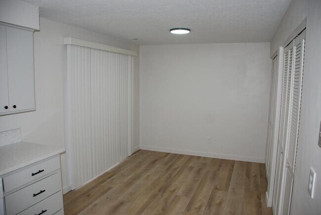 Building Photo - 1557 North Emerald Dr.