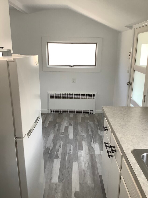 Kitchen - 123 Belmont Ave