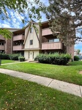 Building Photo - 11 Echo Ct