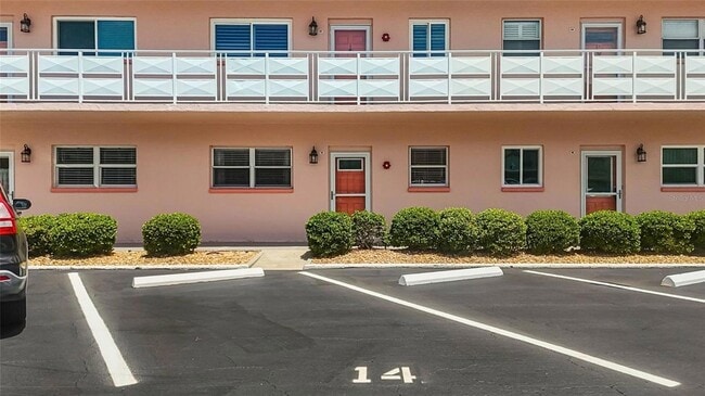 Building Photo - 6025 Shore Blvd S