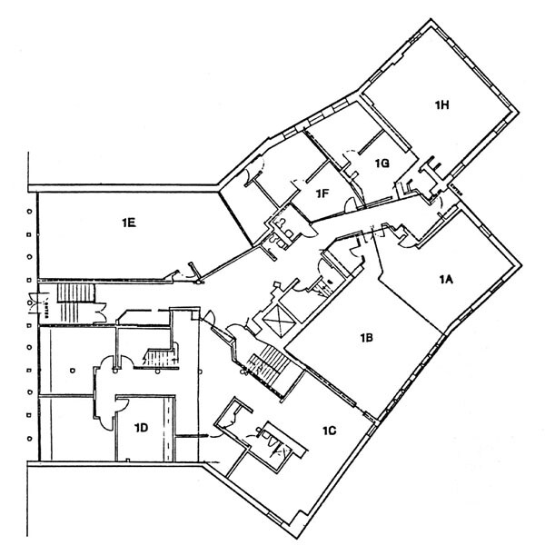 1er piso - McLaughlin Bldg