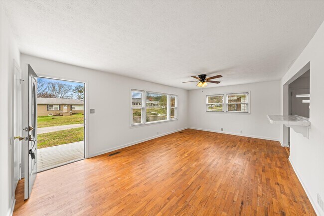 Foto del edificio - 6929 Mackin Ln