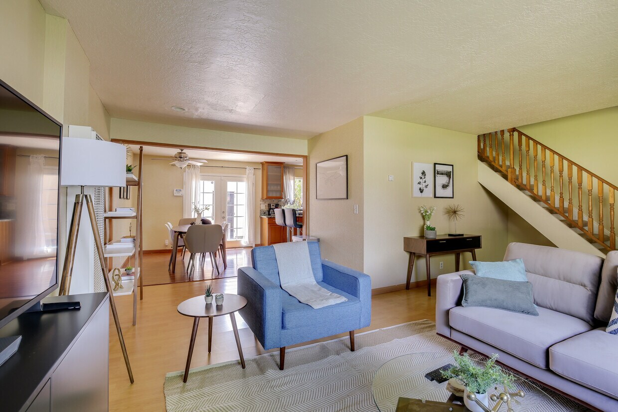 Foto principal - 3298 Cropley Ave