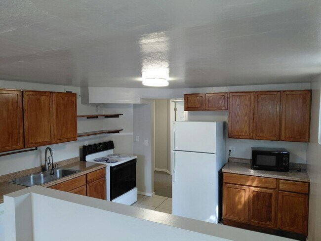Building Photo - 520 E 300 S