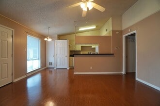 Building Photo - 618 W 51st St