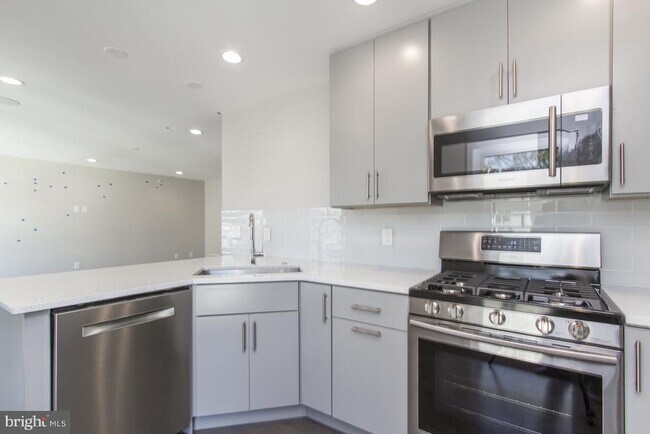 Foto del edificio - 712 S Sartain St