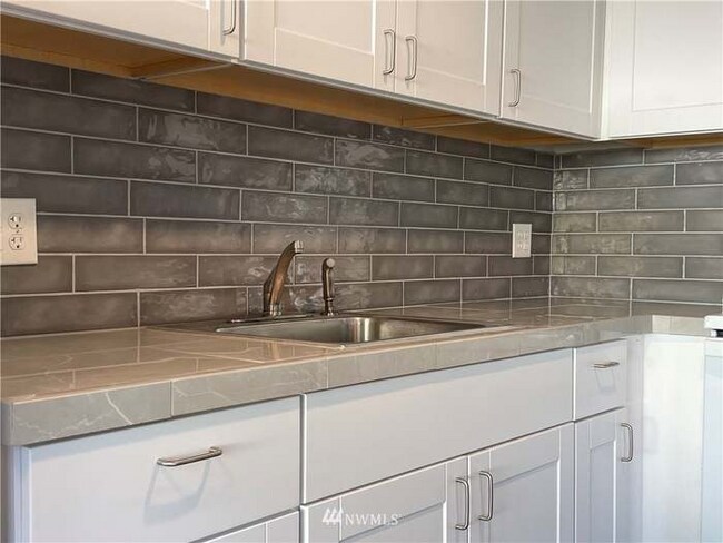 Foto del edificio - 3333 Ward Ave