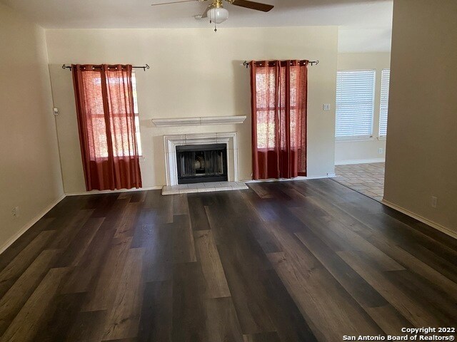 Foto del edificio - 7303 Tall Cedar