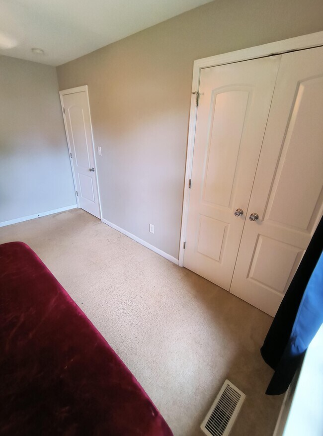 Photo - 1000 Viking Dr House