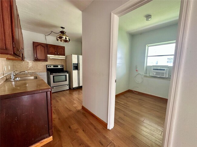 Foto del edificio - 1987 NE 171 St