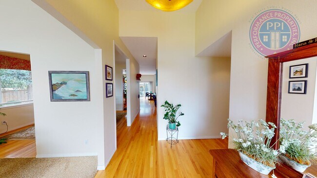 Building Photo - Gorgeous Single Level Home in Sought After...