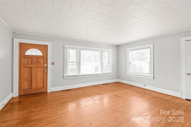 Foto del edificio - 2722 Eastway Dr