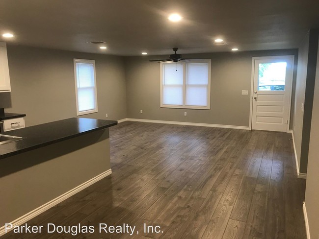 Building Photo - 1541 Ranger Hwy