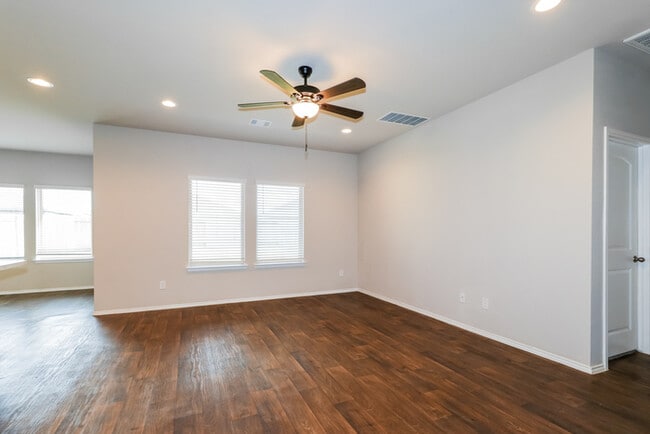 Building Photo - 20835 Olive Leaf St