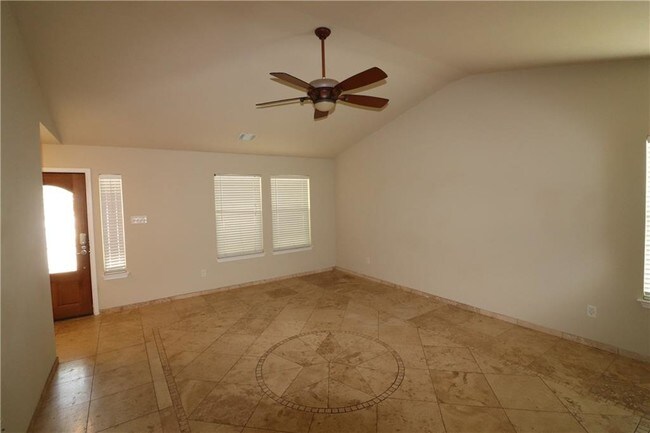 Building Photo - 430 Hogan