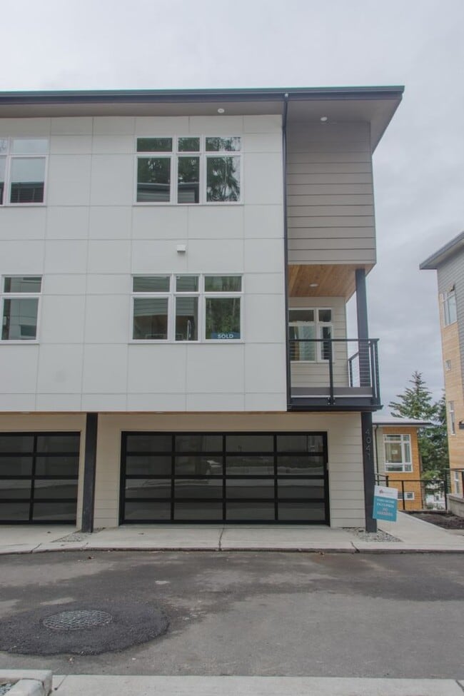 Foto del edificio - 3Bd/3.5Ba Bellevue Townhouse