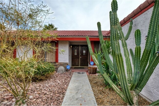 Building Photo - 3956 Clear View Dr