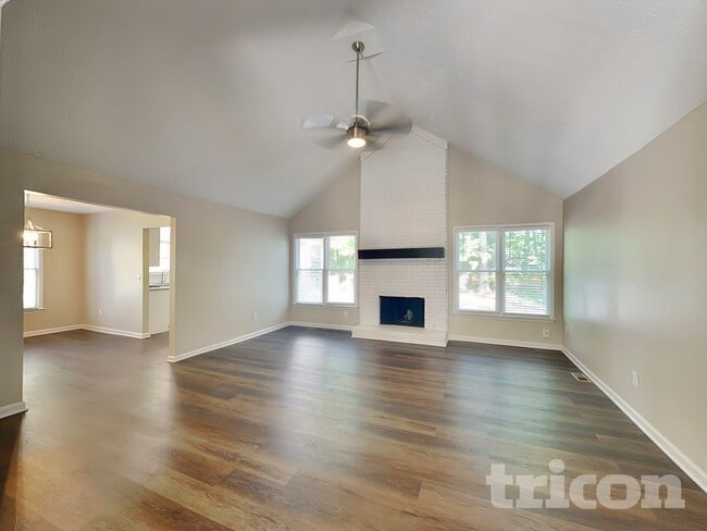 Building Photo - 985 Brookmont Dr S W