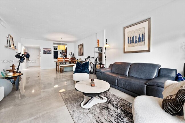 Foto del edificio - 100 Edgewater Dr