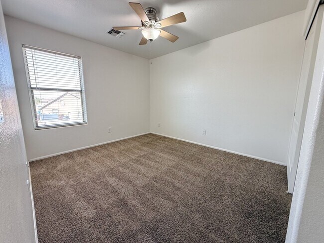 Building Photo - 4802 W Fawn Dr